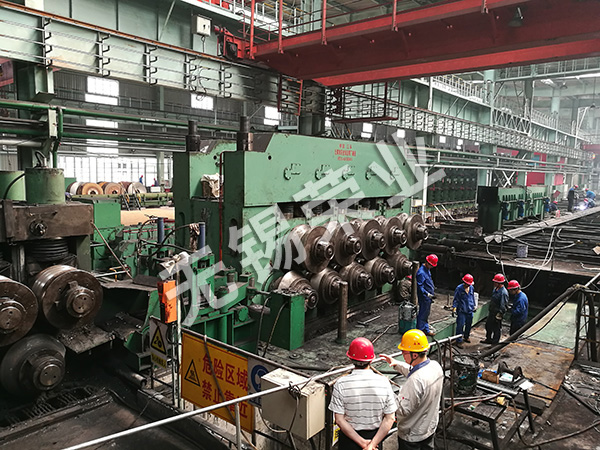 YJ700A—1200A大型矯直機